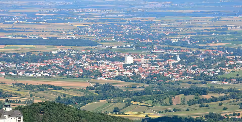 Fernblick vom Heuberg auf Mattersburg