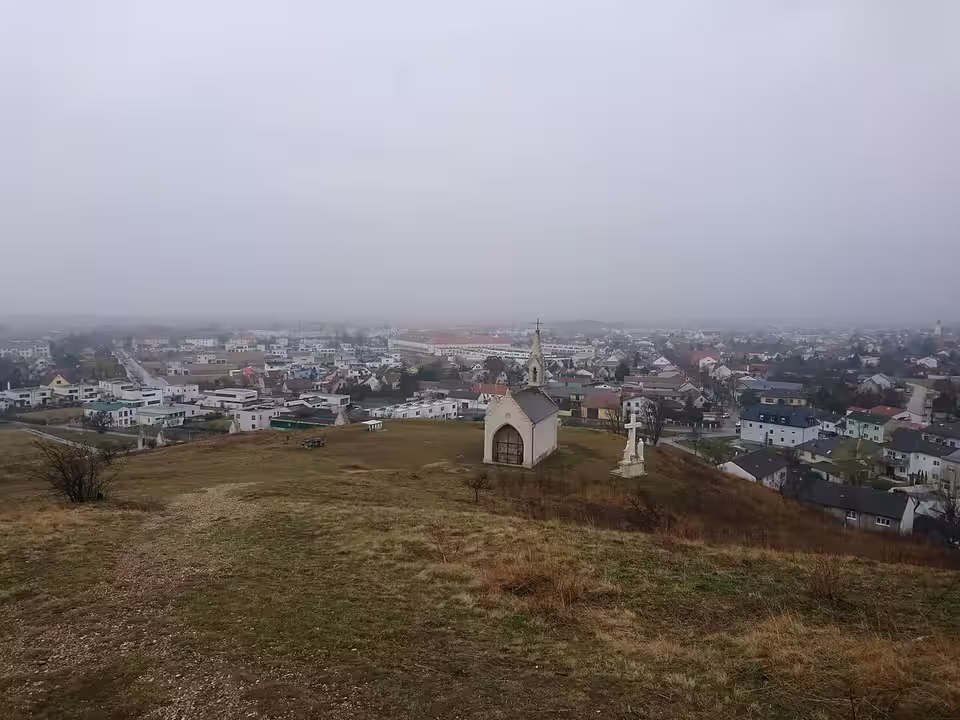 Blick vom Kalvarienberg auf Neusiedl am See