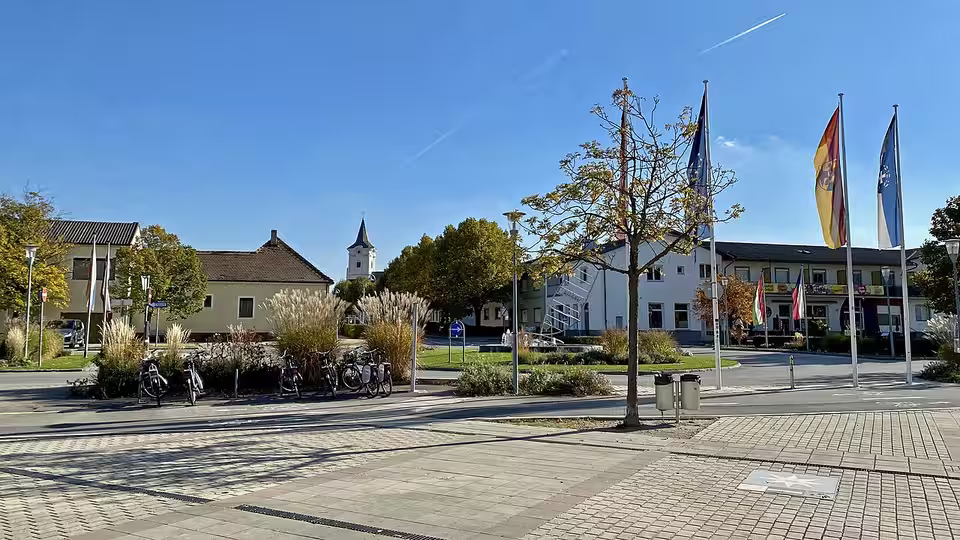 Strandplatz mit Brunnen in Podersdorf am See