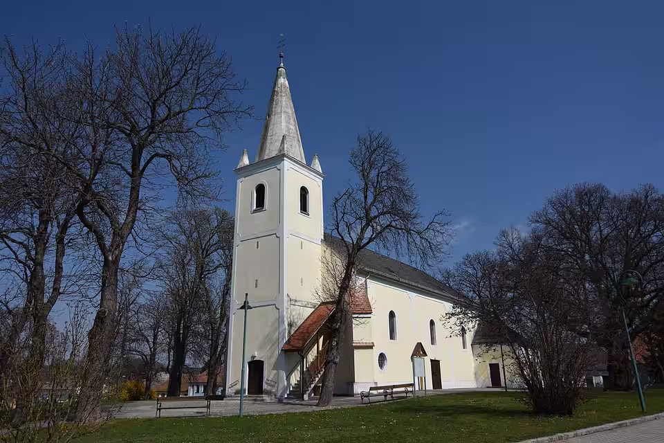 Pfarrkirche auf dem Hügel in Großwarasdorf