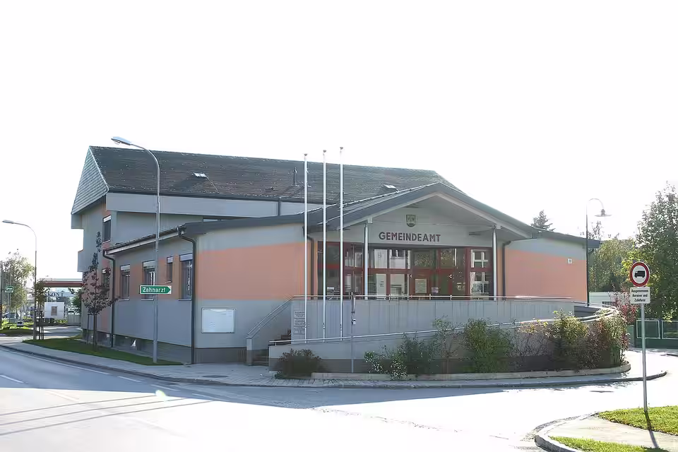 Gemeindeamt an der Straße in Weppersdorf