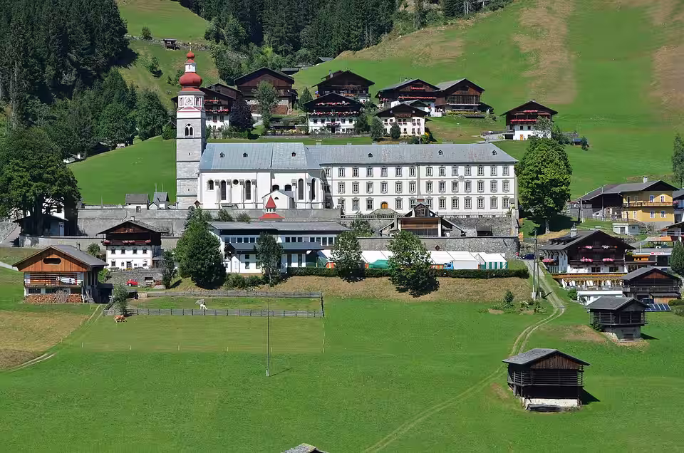 Servitenkloster und Wallfahrtskirche Maria Luggau im Lesachtal