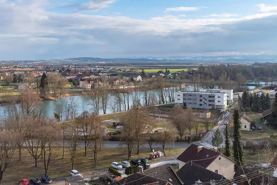 Blick auf Ennsdorf und Enns-Reintal an der Enns