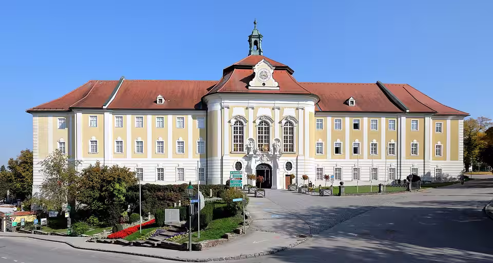 Westfassade von Stift Seitenstetten