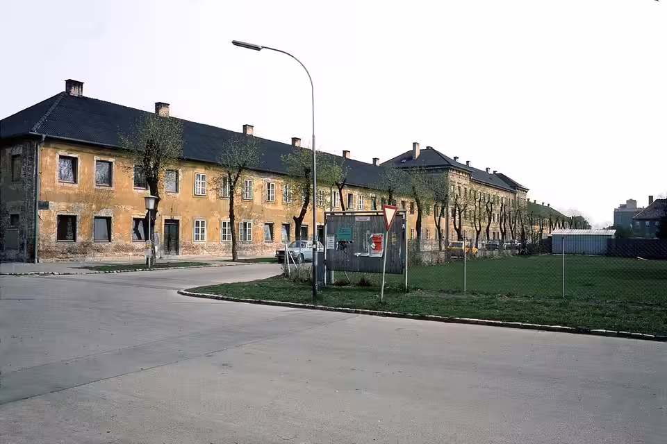 Ehemaliges Arbeiterwohnhaus am Hennebergplatz in Pottendorf