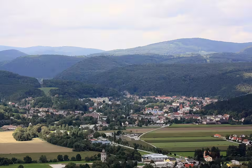Blick vom Guglzipf auf Pottenstein