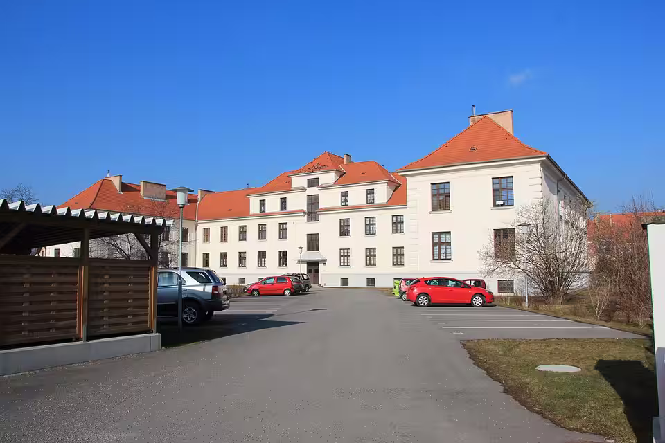 Ehemalige Salvator-Kaserne in Blumau-Neurißhof