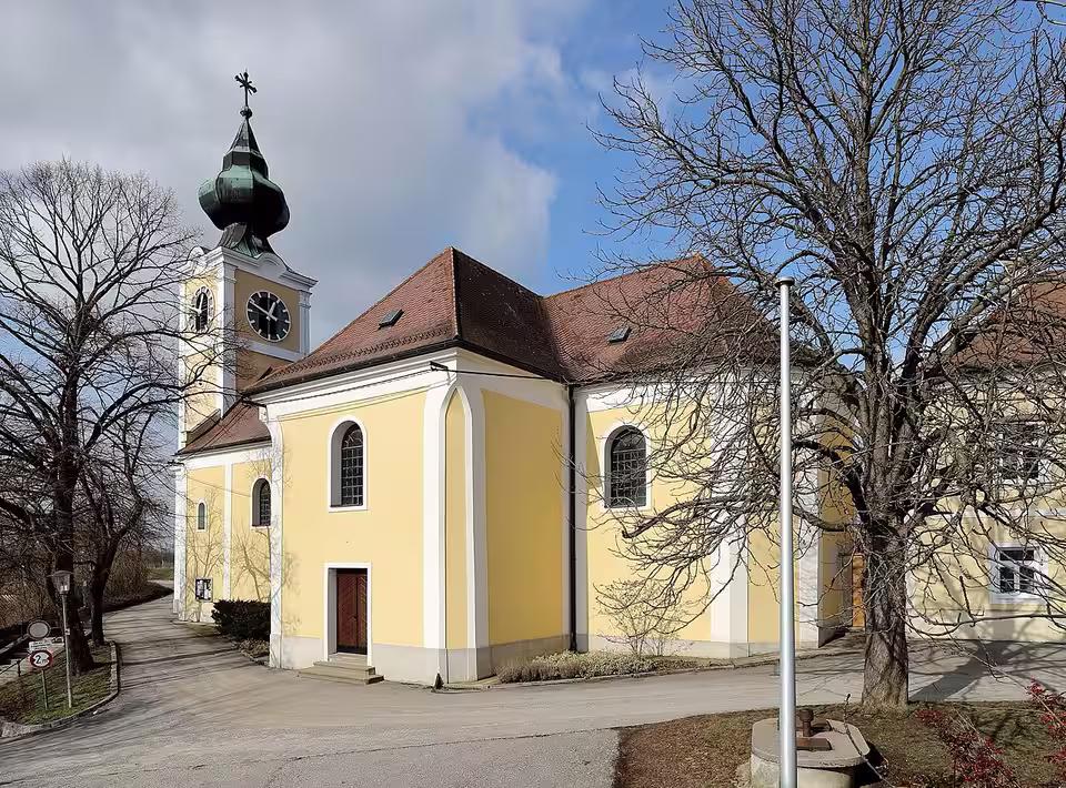 Pfarrkirche Sankt Leopold in Götzendorf, Gemeinde Velm-Götzendorf