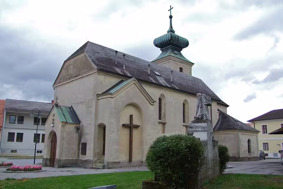 Pfarrkirche Sankt Leopold in Oberweiden, Gemeinde Weiden an der March