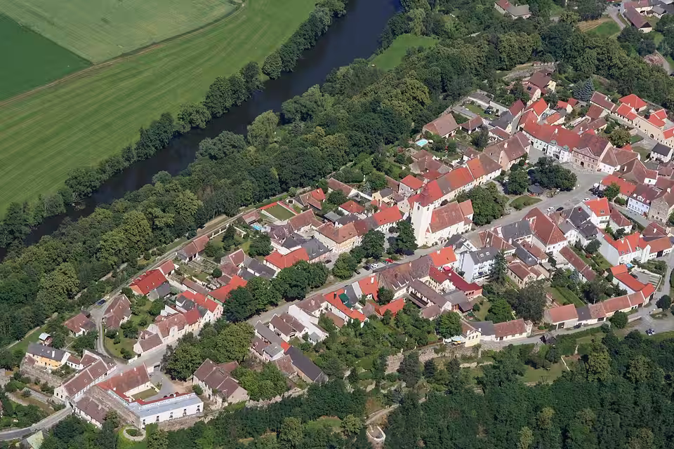 Luftaufnahme des Hauptplatzes in Drosendorf, Gemeinde Drosendorf-Zissersdorf