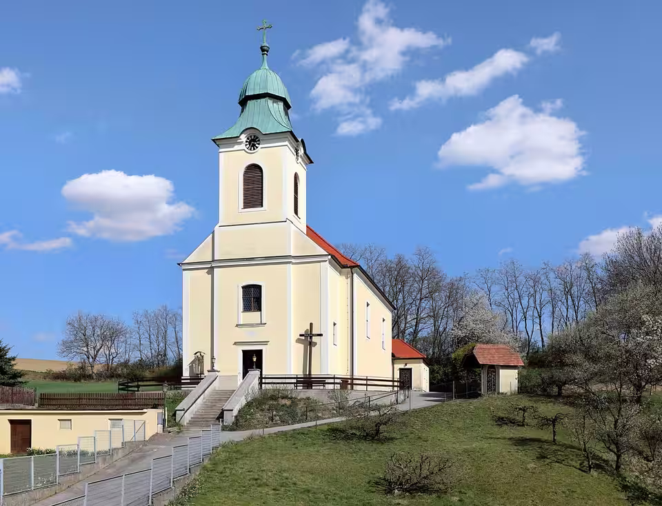 Pfarrkirche hl. Barbara in Obergänserndorf, Gemeinde Harmannsdorf.