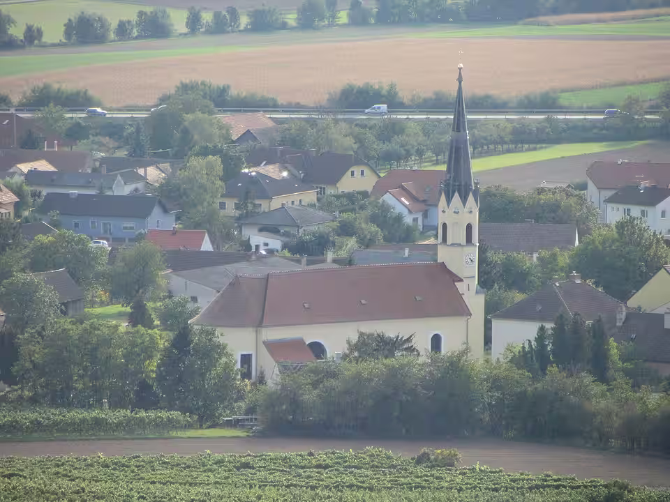 Pfarrkirche Sankt Oswald in Niederrußbach, Gemeinde Rußbach