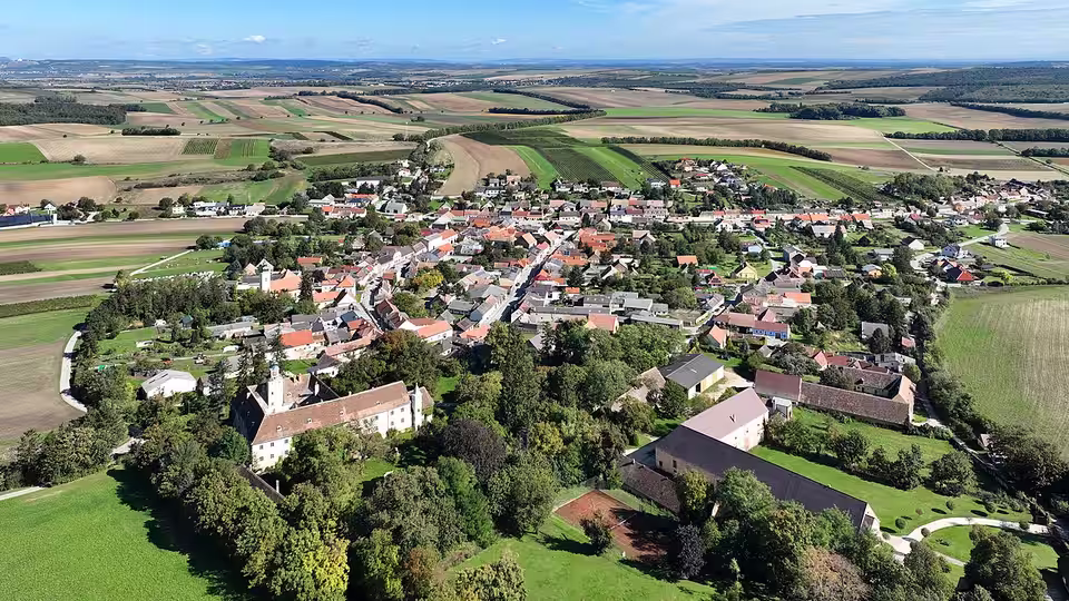 Südwestansicht von Poysbrunn, Stadtgemeinde Poysdorf.