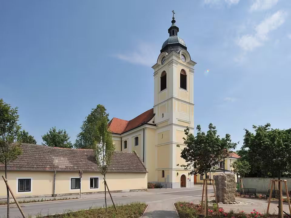 Pfarrkirche Sankt Johannes der Täufer in Biedermannsdorf