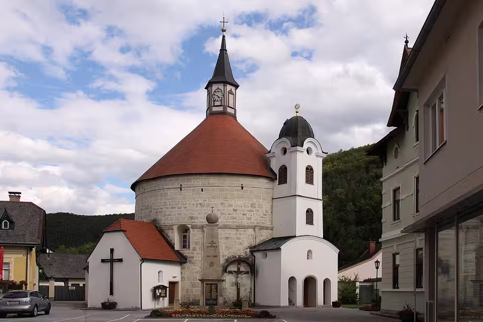 Pfarrkirche hl. Maria Magdalena in Scheiblingkirchen, Gemeinde Scheiblingkirchen-Thernberg.