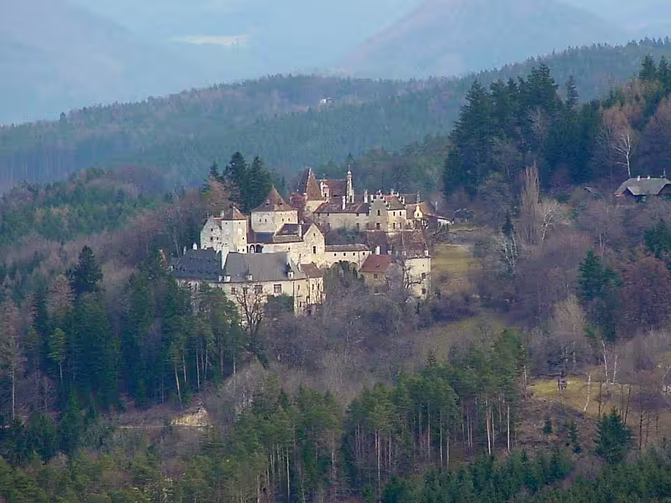 Burg Steyersberg in der Gemeinde Warth
