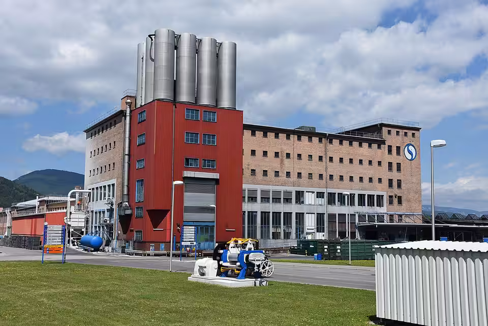 Semperit-Firmengebäude in Wimpassing im Schwarzatale