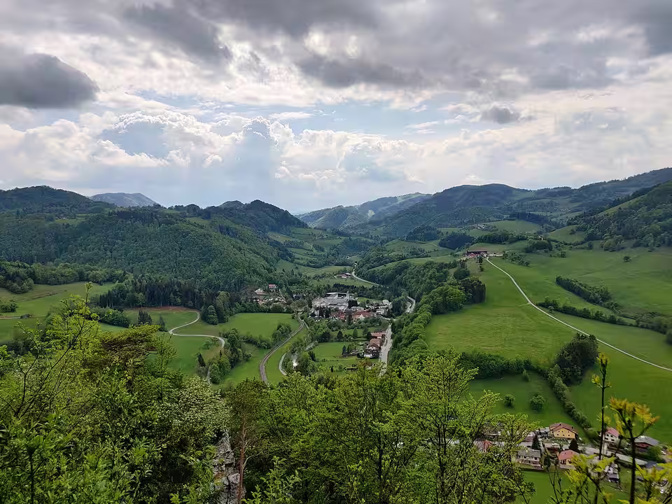 Blick von der Leopoldwarte auf Dobersnigg in der Gemeinde Loich