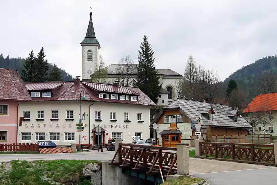 Ortsansicht von Rohr im Gebirge