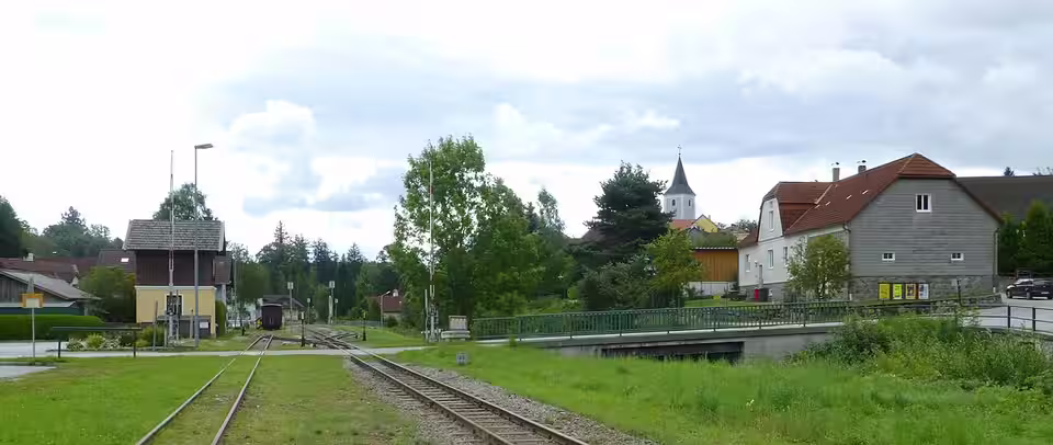 Bahnhof und Ortsansicht von Langschlag