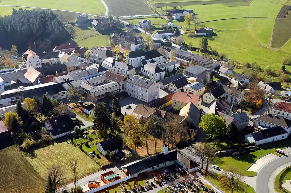 Luftaufnahme von Martinsberg