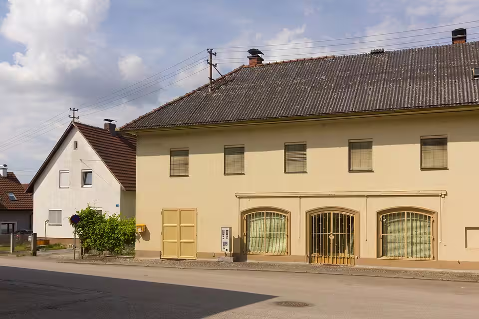 Historische Häuser an der Dorfstraße in Alkoven