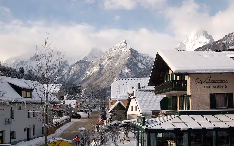 Hauptstraße von Hinterstoder im Winter