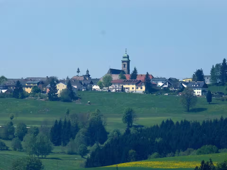 Blick auf Pfarrkirchen im Mühlkreis von Maria Bründl