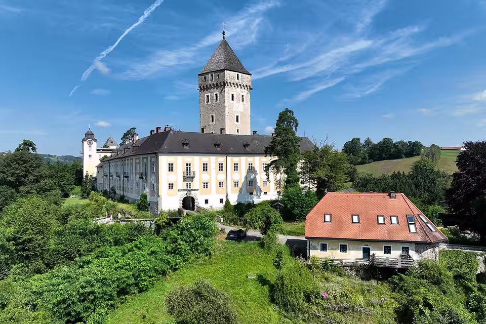 Schloss Neuhaus in St. Martin im Mühlkreis