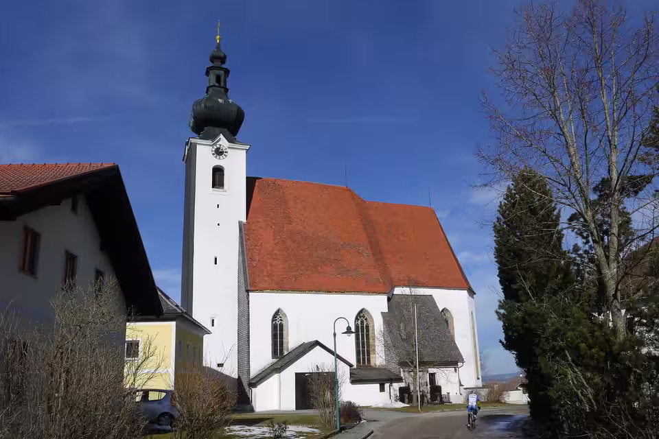 Pfarrkirche St. Margaretha in Weißenkirchen im Attergau