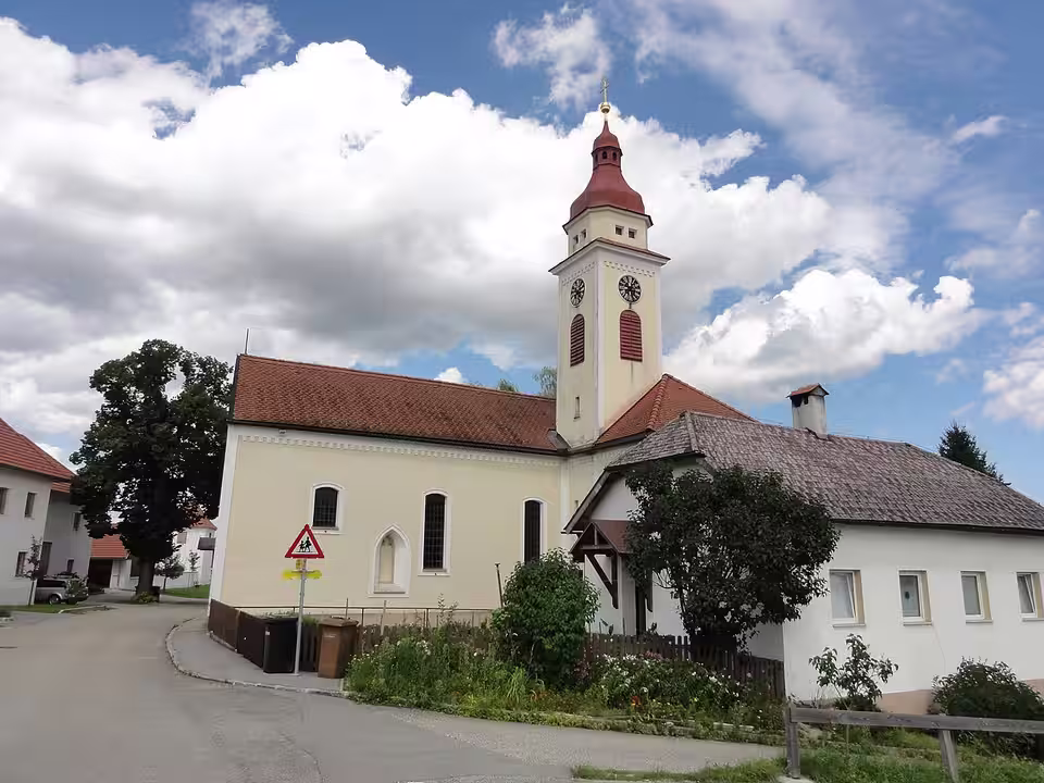 Filialkirche St. Thomas von Canterbury in Wim, Bad Wimsbach-Neydharting