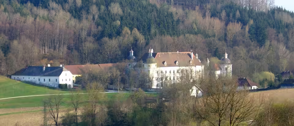 Schloss Würting in Offenhausen