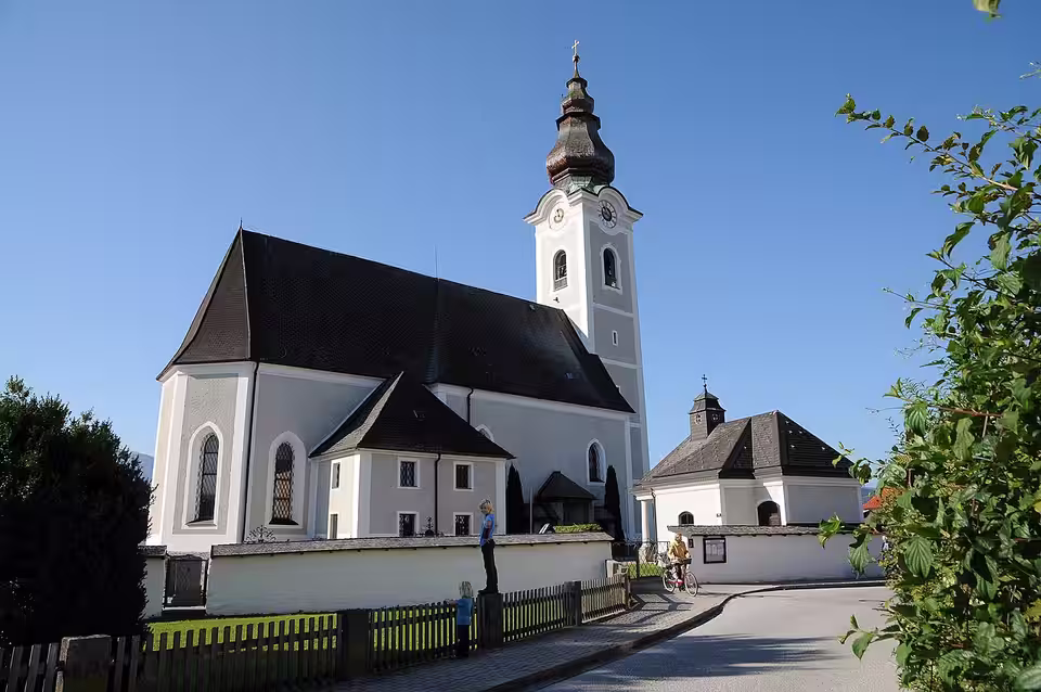 Pfarrkirche Mariä Geburt in Siezenheim, Gemeinde Wals-Siezenheim