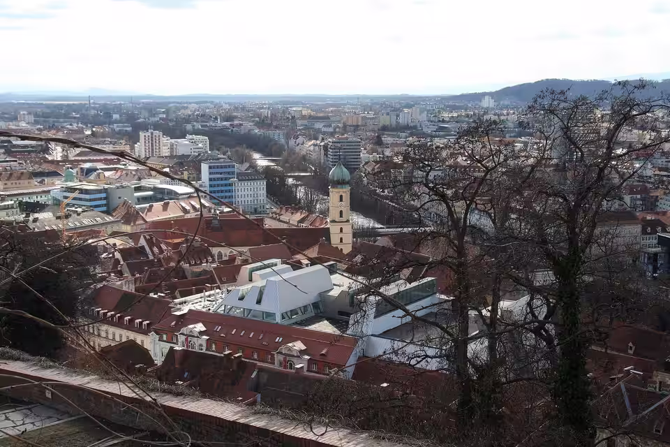 Blick vom Grazer Schlossberg nach Südwesten über die Altstadt