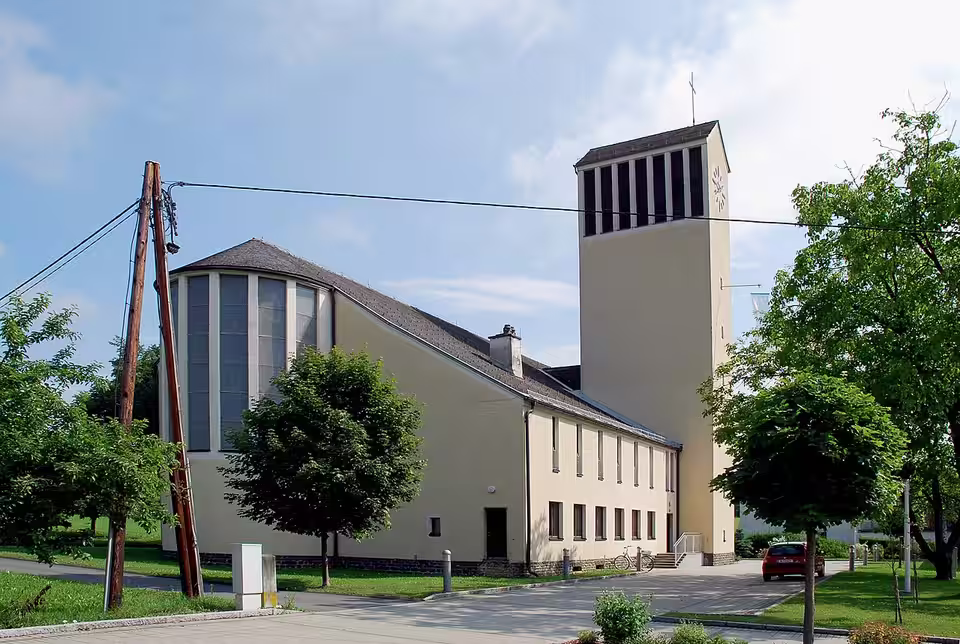 Pfarrkirche Sankt Maria im Ortsteil Brunn von Pölfing-Brunn