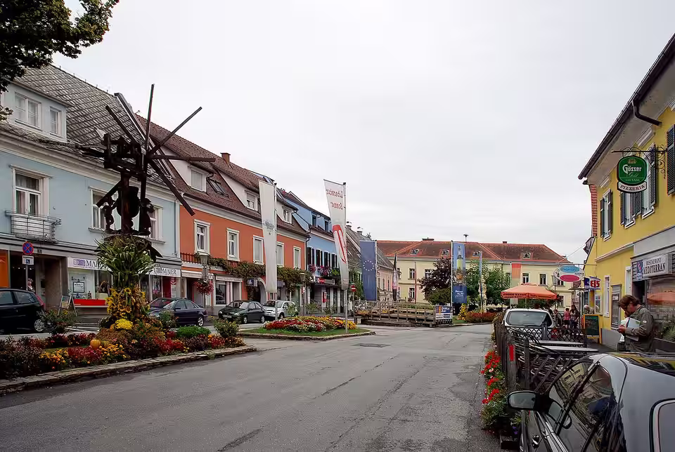 Historische Häuser am Hauptplatz von Stainz