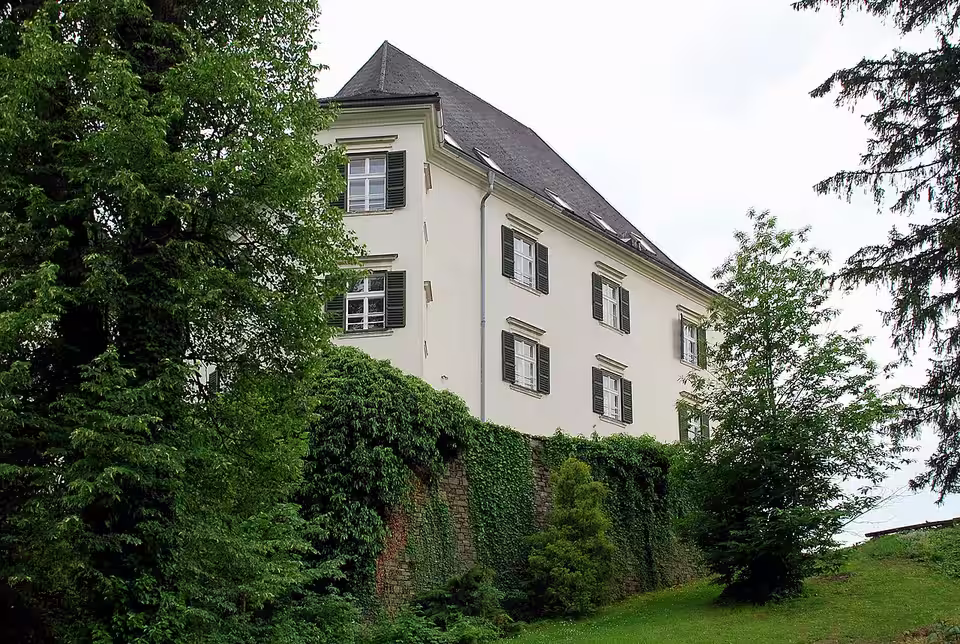 Schloss Burgstall in Wies