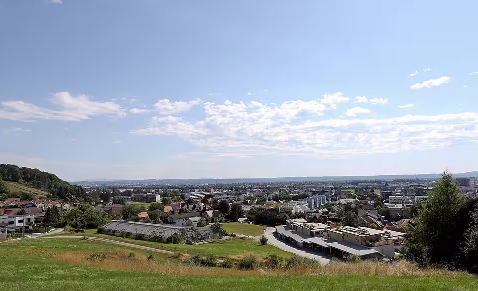 Blick von Westen auf Seiersberg-Pirka und das Grazer Becken