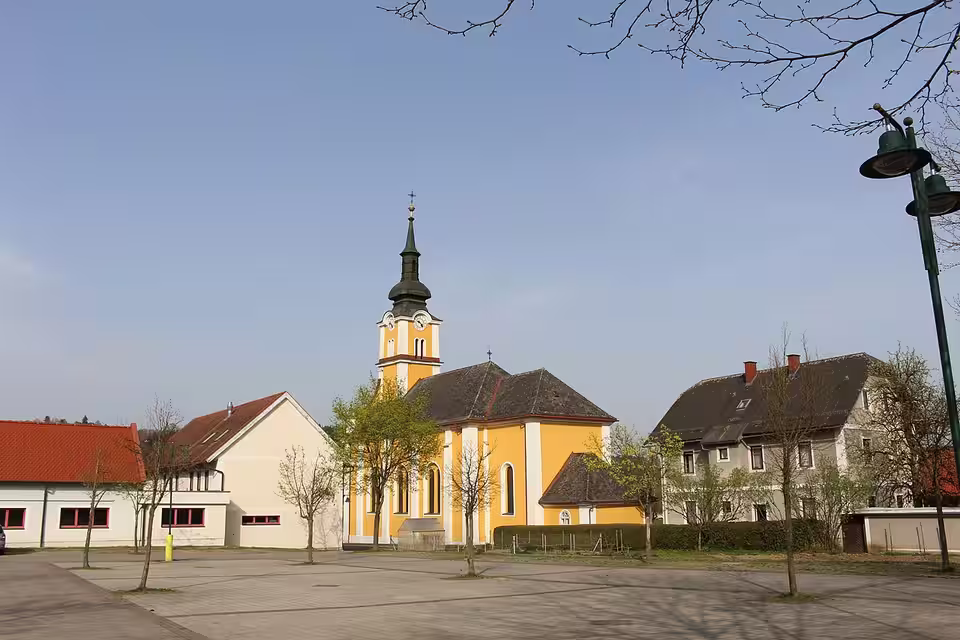 Pfarrkirche von Oberhaag am Dorfplatz