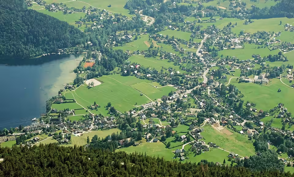 Blick vom Loser auf Altaussee und den Altausseer See