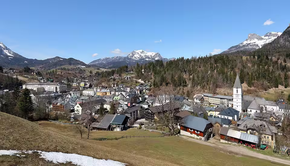 Blick von Südosten auf das Ortszentrum von Bad Aussee