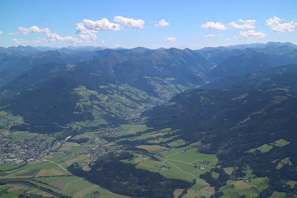 Blick vom Grimming auf Irdning und das Donnersbachtal
