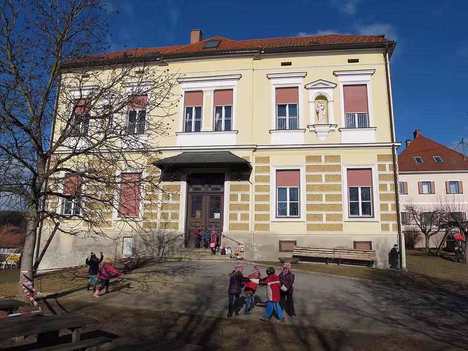 Kloster der Grazer Schulschwestern in Markt Hartmannsdorf