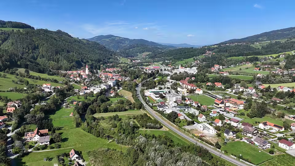 Luftaufnahme von Anger im Feistritztal