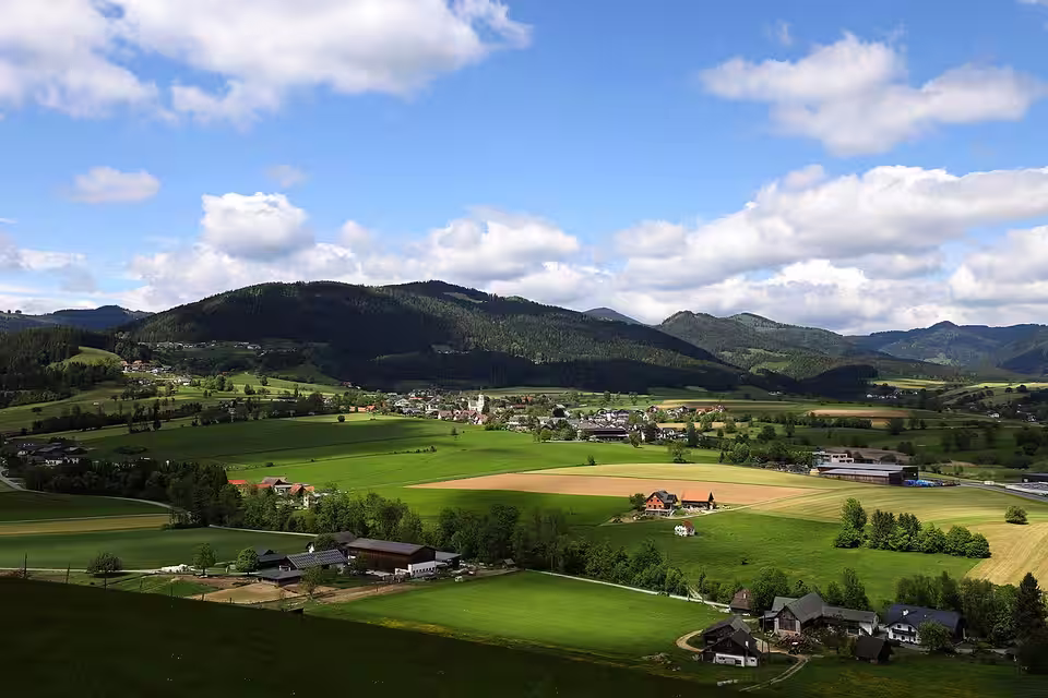 Fladnitz an der Teichalm in einer grünen Tallandschaft