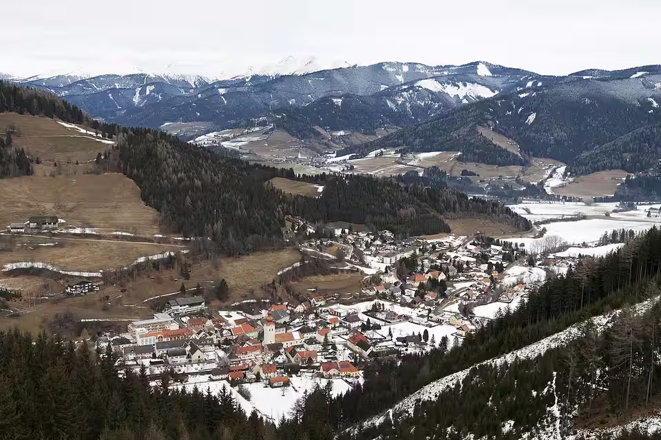Winterlicher Blick auf Oberzeiring in der Gemeinde Pölstal