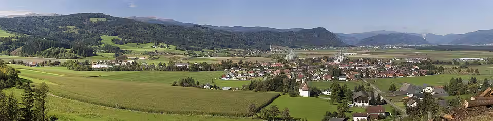 Panoramablick auf Weißkirchen in Steiermark