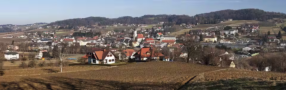 Panoramablick von Westen auf Gnas