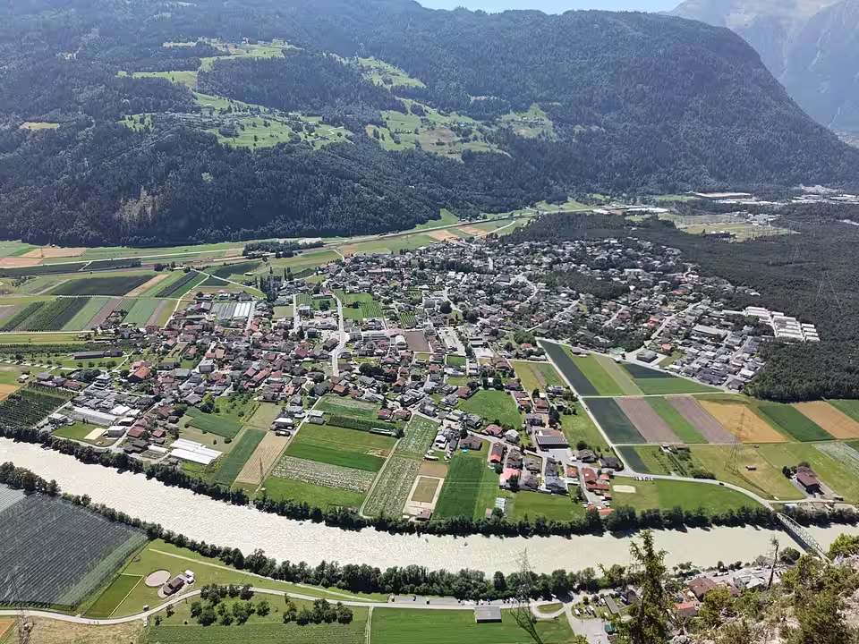 Blick von der Geierwand auf Haiming und den Inn