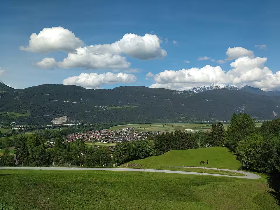 Blick auf Oberhofen im Inntal